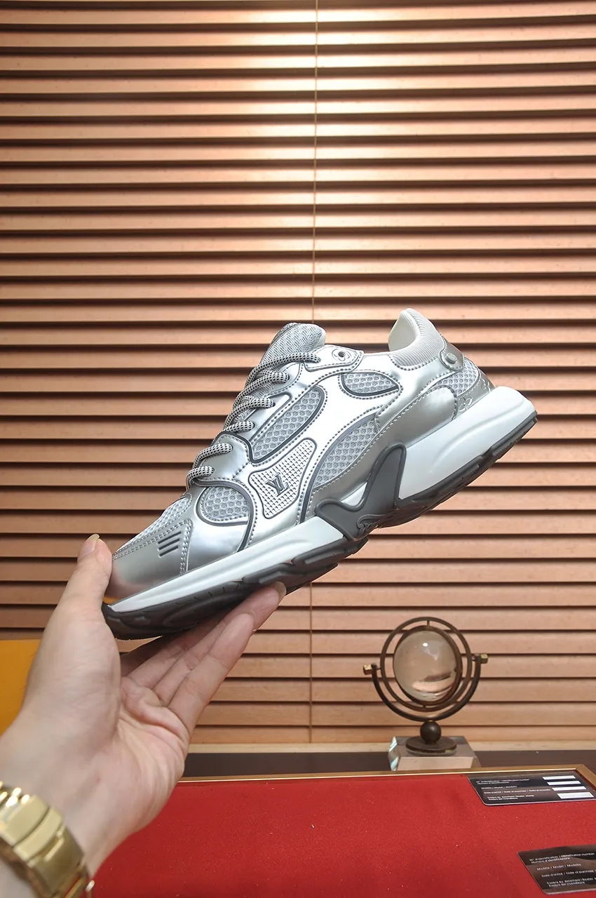 Men's men's shoes 💰640💶[LOUIS VUITTON] (couples 💑 style) new original order 🍀LV Louis Vuitton * - top version of LV classic trendy shoes! Made of imported original fabrics, mesh lining, and original wear-resistant rubber foam outsole! High quality products! Size (Female 35-39) (Male 39-44)